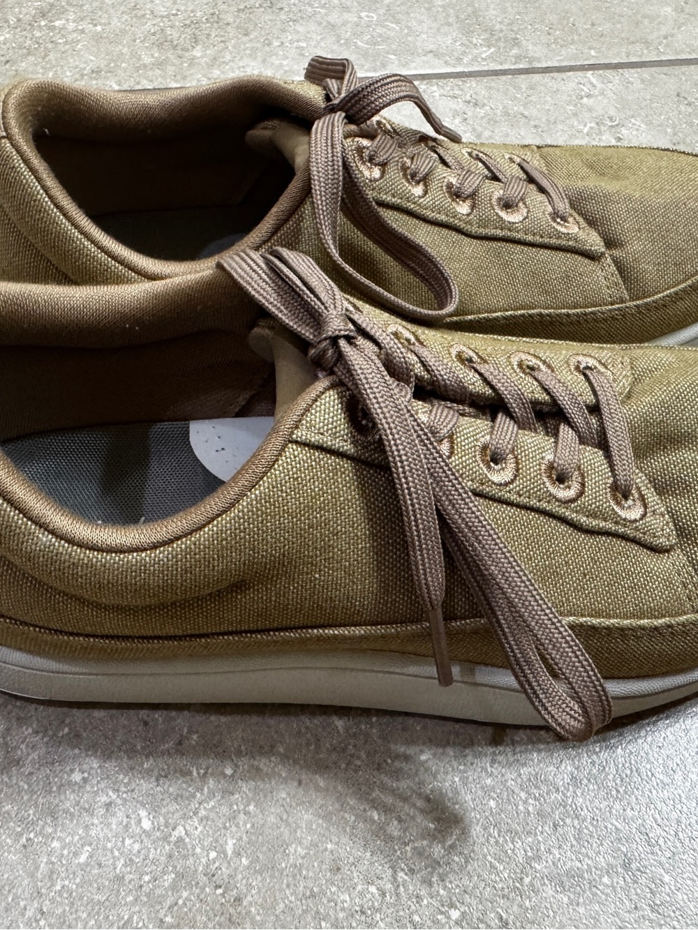 allbirds women’s Low-Top Sneakers in Olive Green/Tan